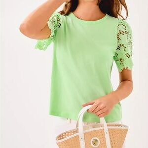 Beautiful top in mint green cotton, lace sleeves, from Lilly Pulitzer.